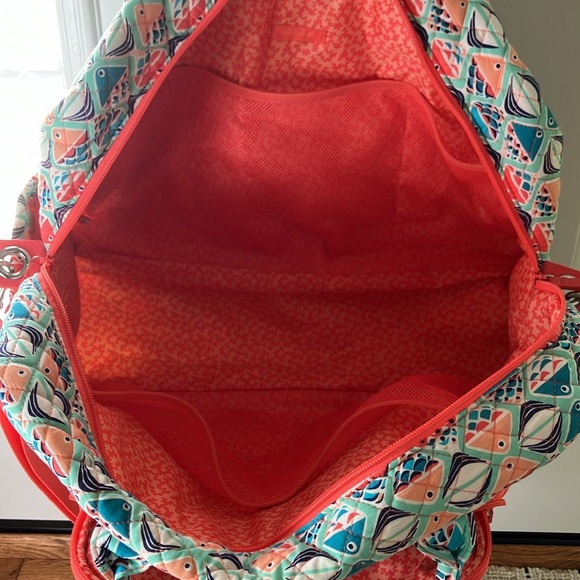 New condition Vera Bradley luggage bag - Picture 3 of 9